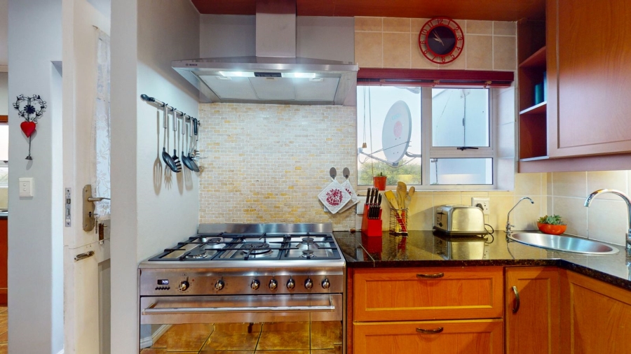 6 Bedroom Property for Sale in Country Club Western Cape
